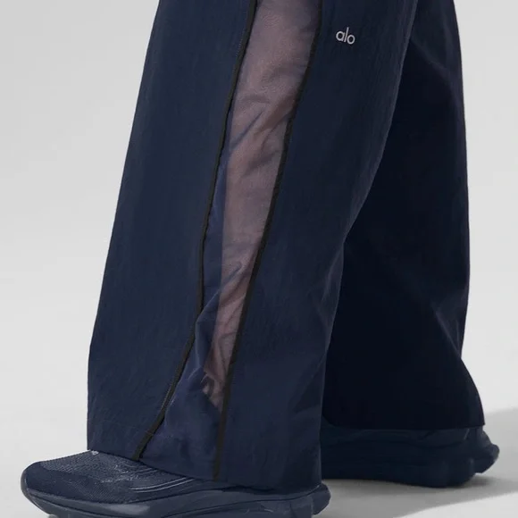 ALO High-Waist Origin Wide Leg Track Pants navy & black - Picture 3 of 10